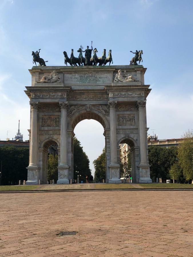 Joy House -Central City Near Metro Arco Della Pace Brera-Entire Apartment Perfect For Work & Play, Nightlife With Ac & Fast Wifi Welcome To The Cool Joy House! Milão Exterior foto